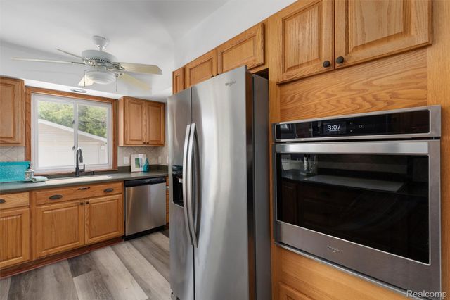 24921 Lexington Avenue, Eastpointe, MI 48021