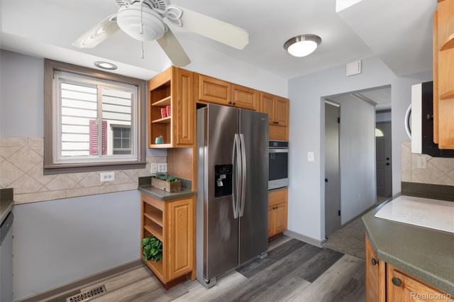24921 Lexington Avenue, Eastpointe, MI 48021
