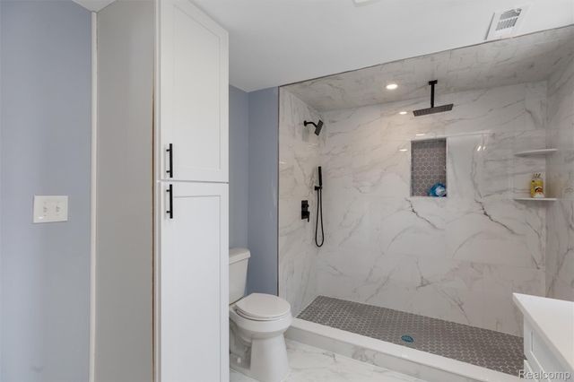 24921 Lexington Avenue, Eastpointe, MI 48021