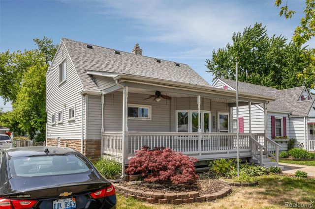 24921 Lexington Avenue, Eastpointe, MI 48021