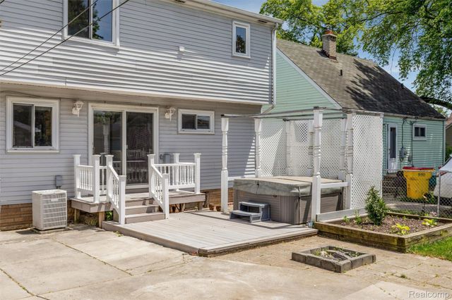 24921 Lexington Avenue, Eastpointe, MI 48021