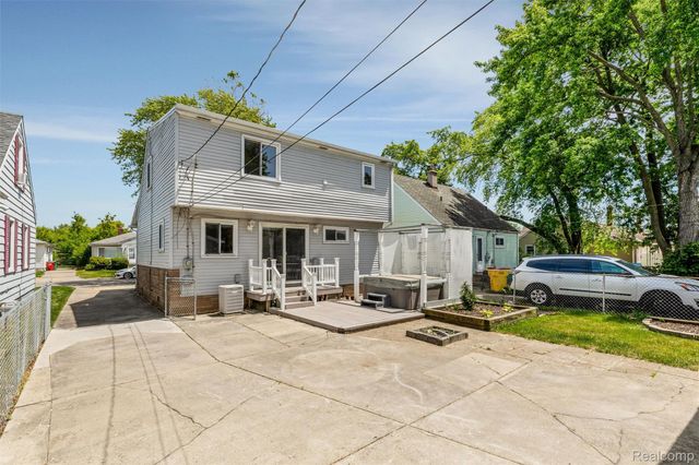 24921 Lexington Avenue, Eastpointe, MI 48021