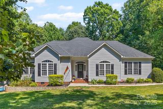 1528 Autumn Brook Lane, York, SC 29745