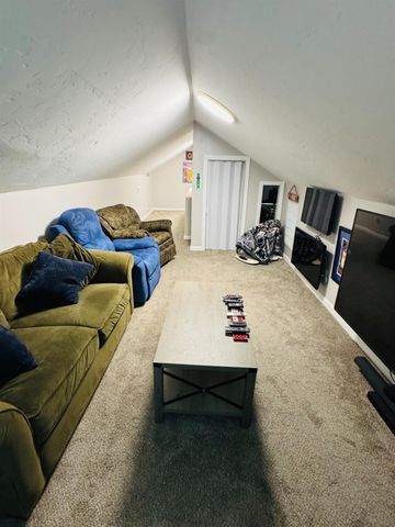 3761 Arizona Ave, Riverbank, CA 95367