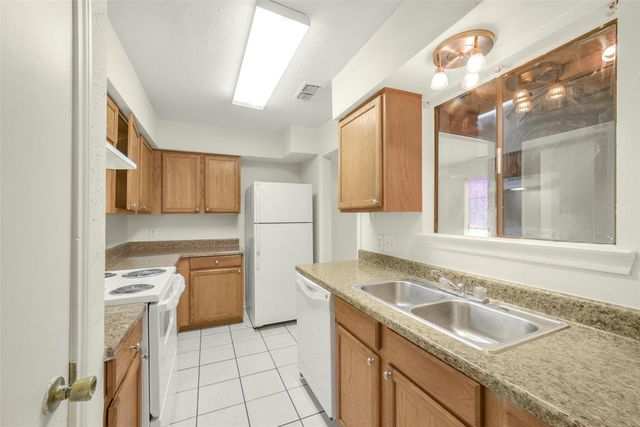 2019 Place Rebecca Lane G1, Houston, TX 77090