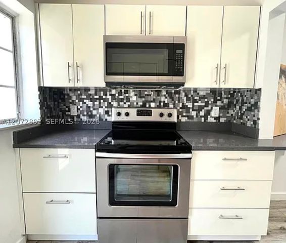 500 77th St 3, Miami Beach, FL 33141