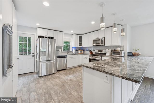 304 PROVIDENCE RD, Morton, PA 19070