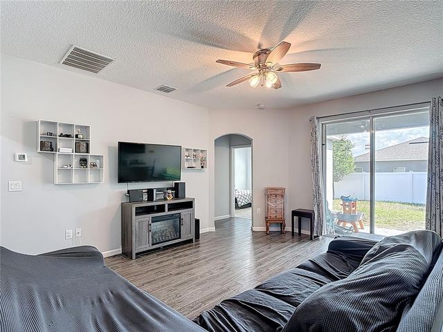 476 MEADOW POINTE DRIVE, Haines City, FL 33844