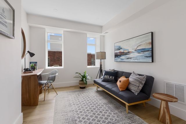 24 Auburn PH, Brookline, MA 02446