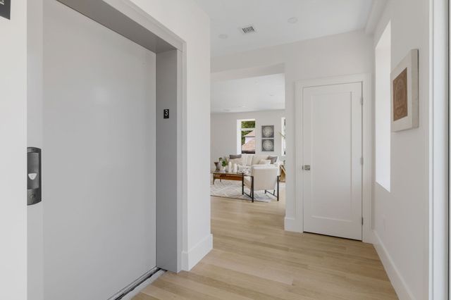 24 Auburn PH, Brookline, MA 02446