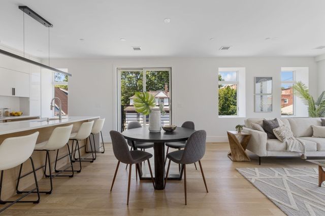 24 Auburn PH, Brookline, MA 02446
