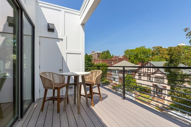 24 Auburn PH, Brookline, MA 02446
