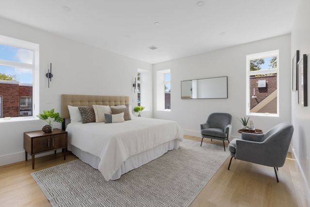 24 Auburn PH, Brookline, MA 02446