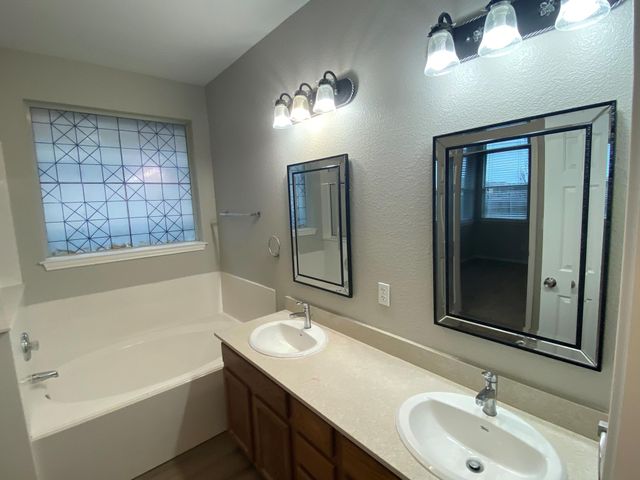 13417 Breezy Meadow LN, Manor, TX 78653