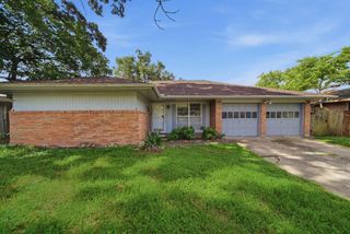 6633 Sandstone Street, Houston, TX 77074