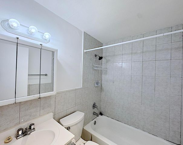 202 SE 3RD Terrace 1, Dania Beach, FL 33004