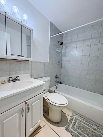 202 SE 3RD Terrace 1, Dania Beach, FL 33004