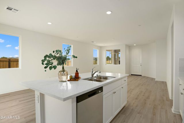 3704 Camino Mia Court, Rosamond, CA 93560