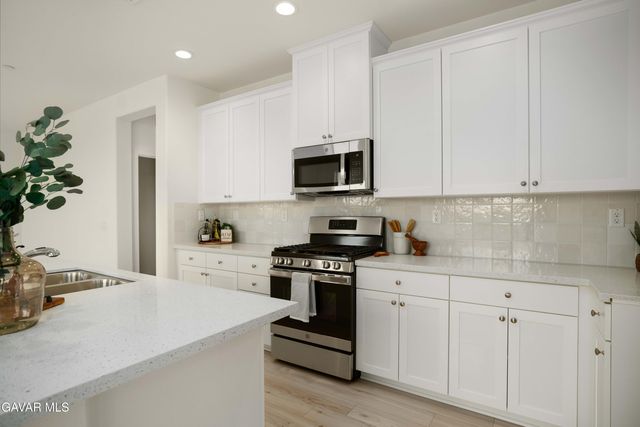 3704 Camino Mia Court, Rosamond, CA 93560