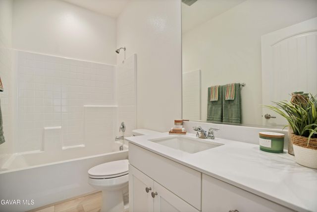 3704 Camino Mia Court, Rosamond, CA 93560