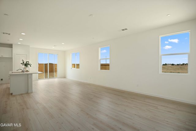 3704 Camino Mia Court, Rosamond, CA 93560