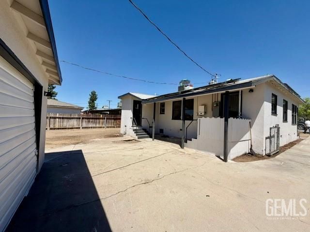 13 La Mesa Drive, Bakersfield, CA 93305