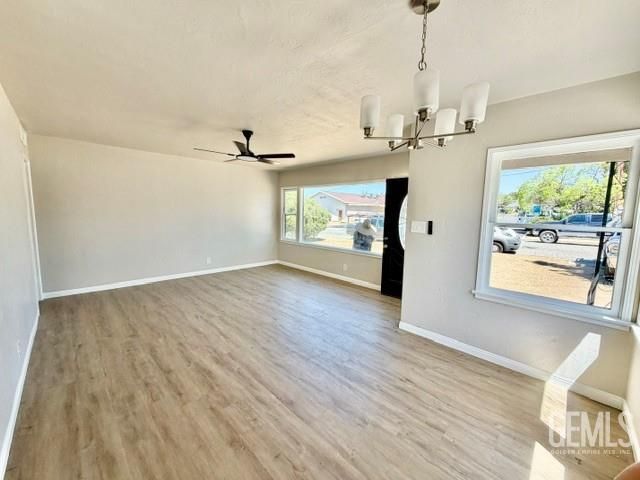 13 La Mesa Drive, Bakersfield, CA 93305