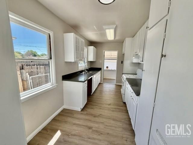 13 La Mesa Drive, Bakersfield, CA 93305