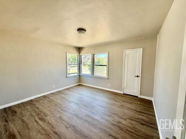13 La Mesa Drive, Bakersfield, CA 93305