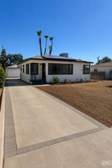 13 La Mesa Drive, Bakersfield, CA 93305