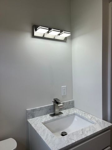 306 Greenaway Dr, Springfield, MA 01109
