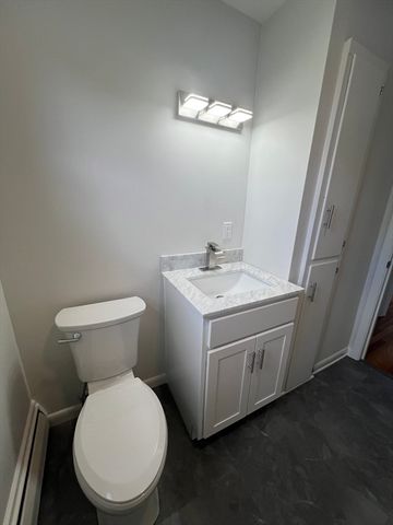 306 Greenaway Dr, Springfield, MA 01109