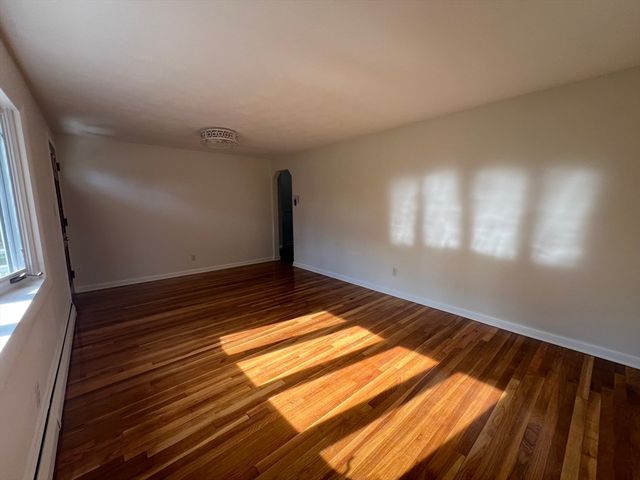 306 Greenaway Dr, Springfield, MA 01109