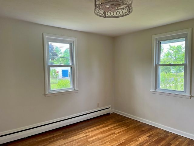 306 Greenaway Dr, Springfield, MA 01109