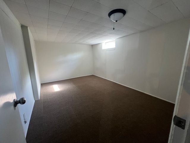 306 Greenaway Dr, Springfield, MA 01109