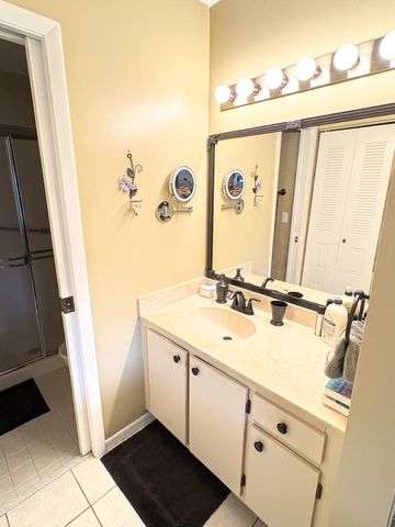 4712 E LUCERNE LAKES Boulevard E 203, Lake Worth, FL 33467