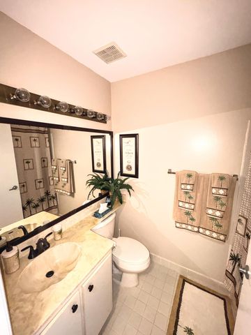 4712 E LUCERNE LAKES Boulevard E 203, Lake Worth, FL 33467