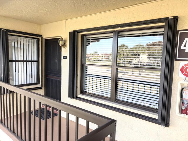 4712 E LUCERNE LAKES Boulevard E 203, Lake Worth, FL 33467