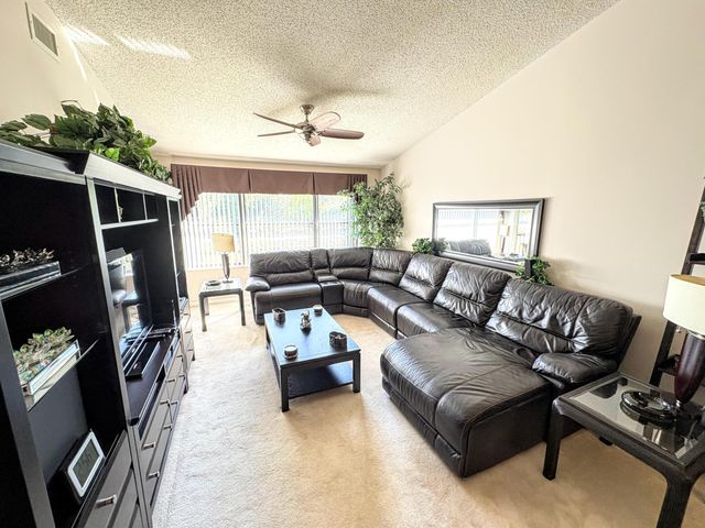 4712 E LUCERNE LAKES Boulevard E 203, Lake Worth, FL 33467