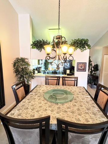 4712 E LUCERNE LAKES Boulevard E 203, Lake Worth, FL 33467