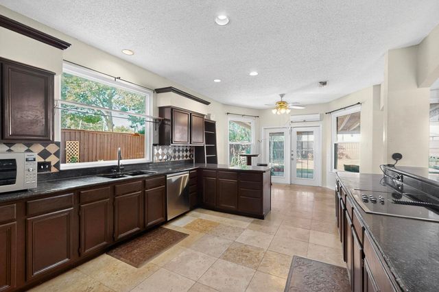 2221 Everglade Court, Carrollton, TX 75006