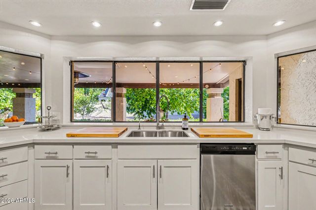 3233 E FAIRBROOK Street, Mesa, AZ 85213