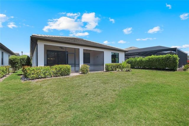 10518 Ventana CT, Naples, FL 34120