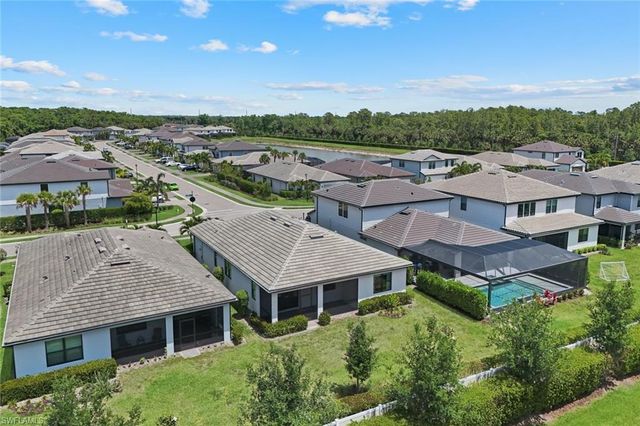 10518 Ventana CT, Naples, FL 34120