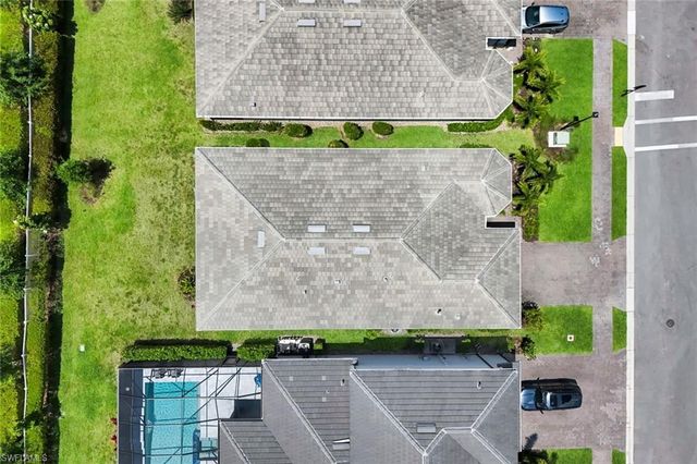 10518 Ventana CT, Naples, FL 34120