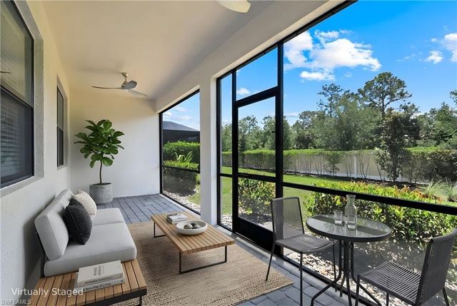 10518 Ventana CT, Naples, FL 34120