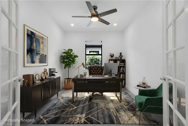 10518 Ventana CT, Naples, FL 34120