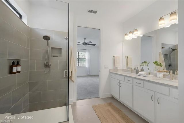 10518 Ventana CT, Naples, FL 34120