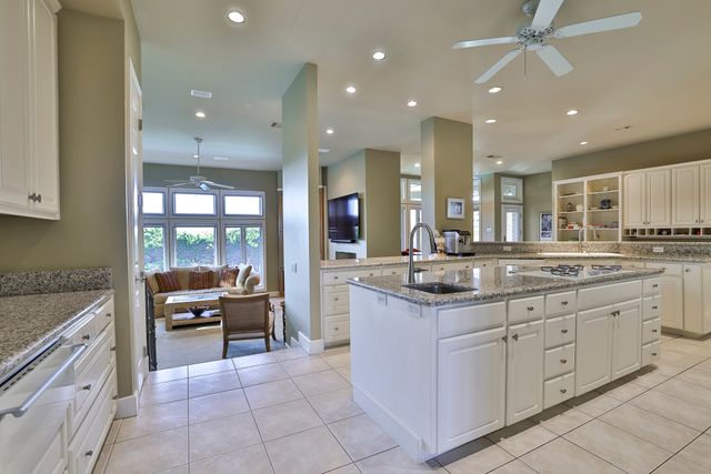 5916 Forest Highlands Drive, Fort Worth, TX 76132