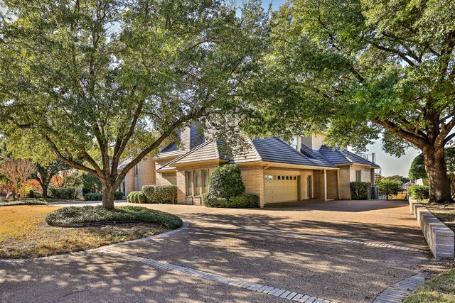 5916 Forest Highlands Drive, Fort Worth, TX 76132